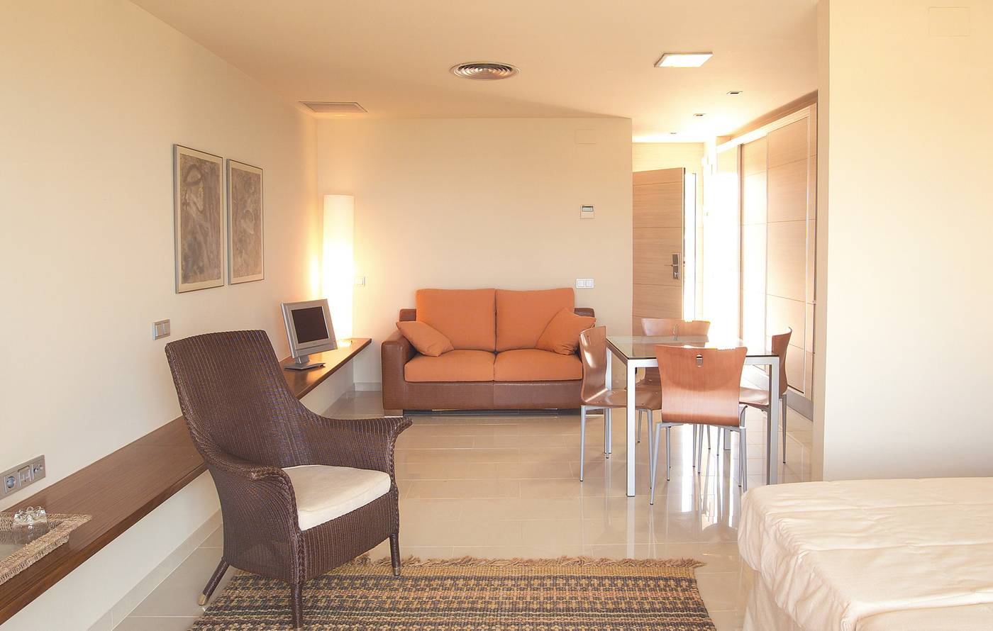 Ohtels-Les-Oliveres-Beach-Resort---Spa-Room-20