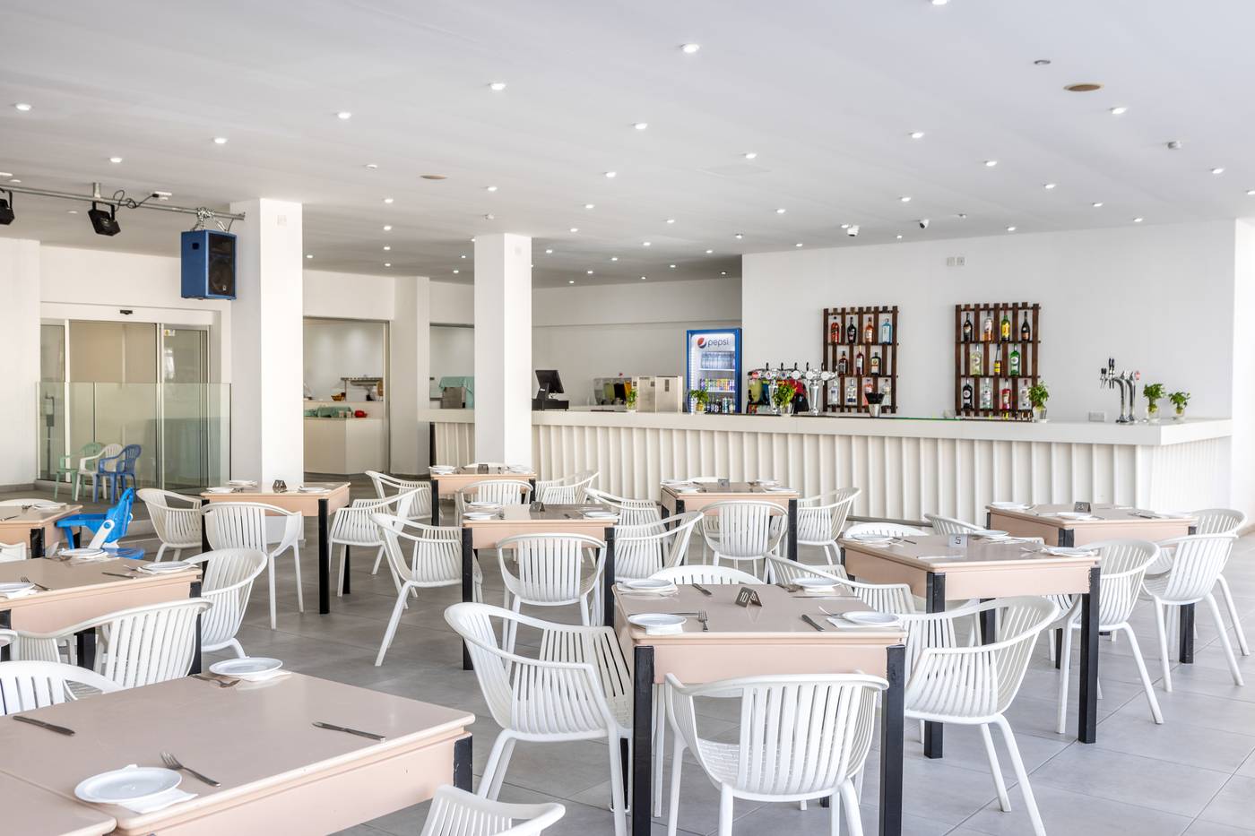 Papantonia-Apts-Restaurant-43