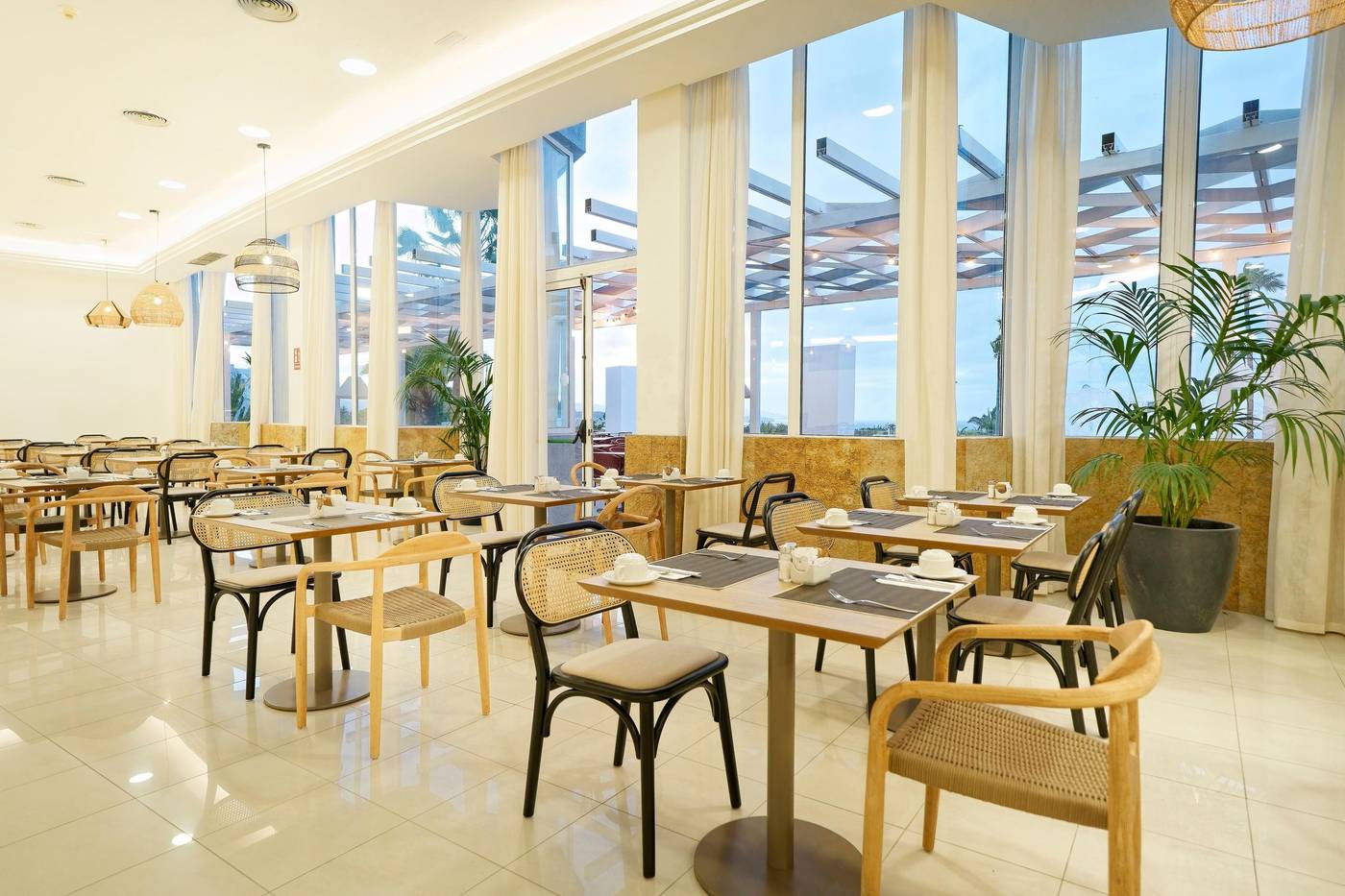 Labranda-Golden-Beach-Restaurant-51