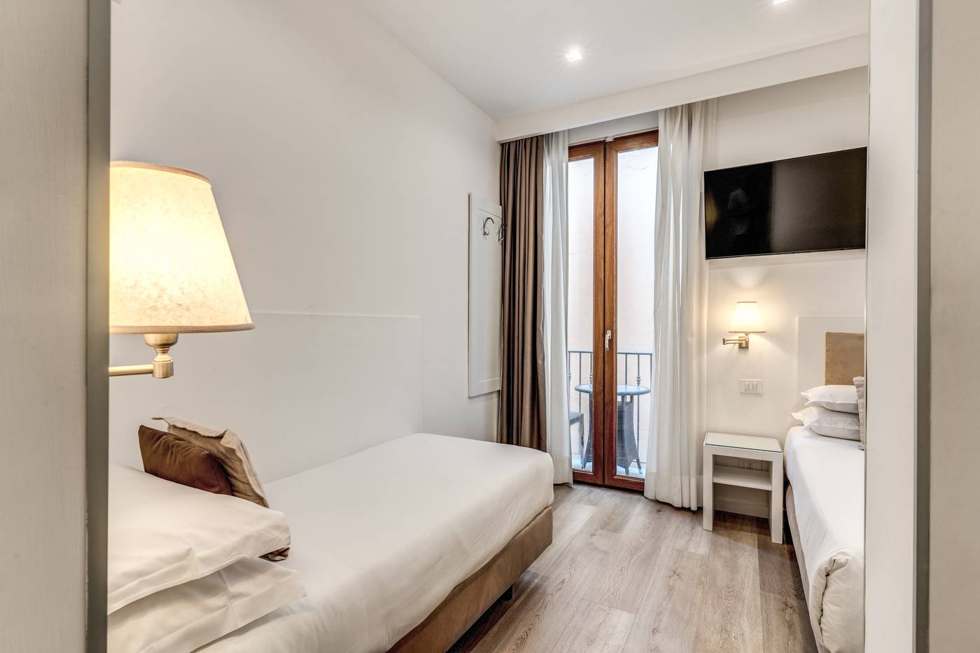 Sorrento-City-Room-33