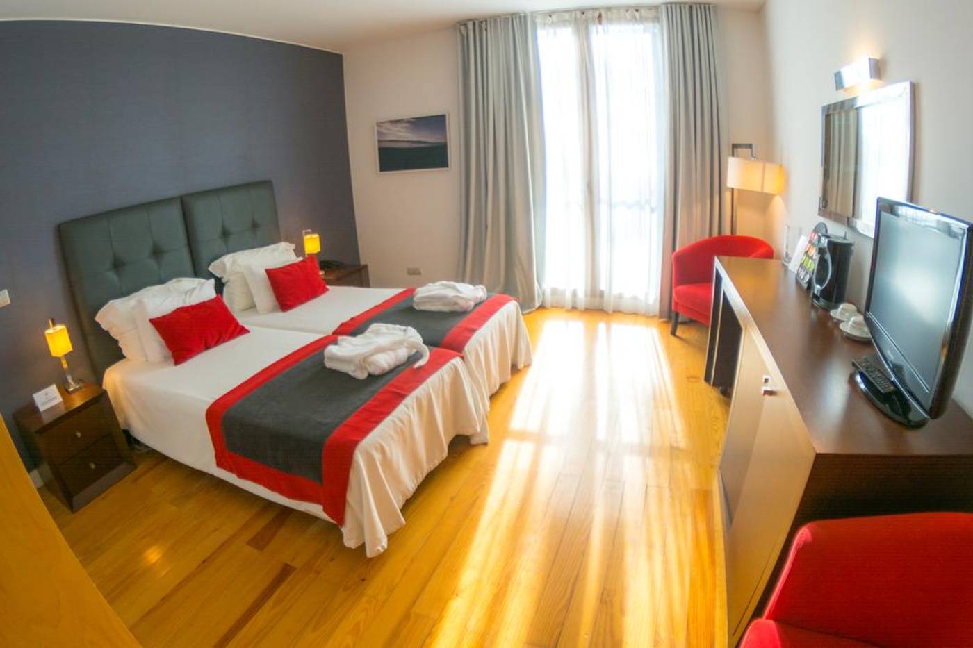 Arts-In-Hotel-Conde-Carvalhal-Room-15