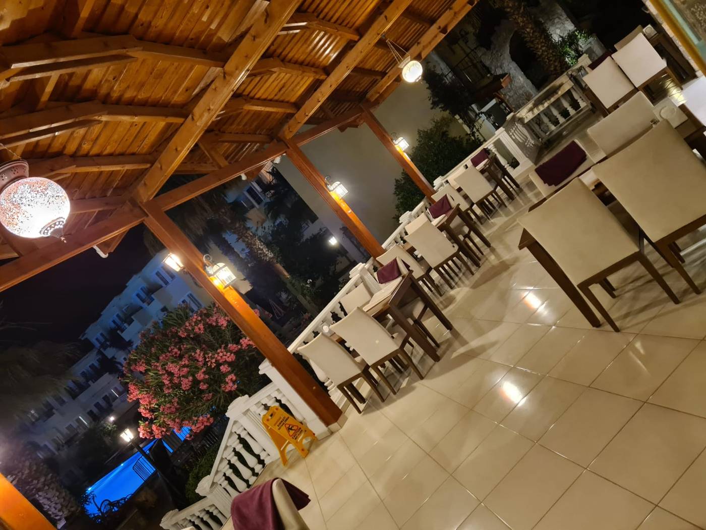 Celay-Hotel-Restaurant-26