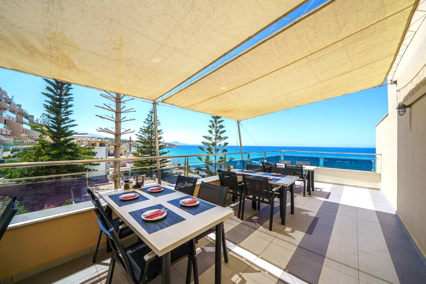 Macaris-Suites-and-Spa-Bar-55