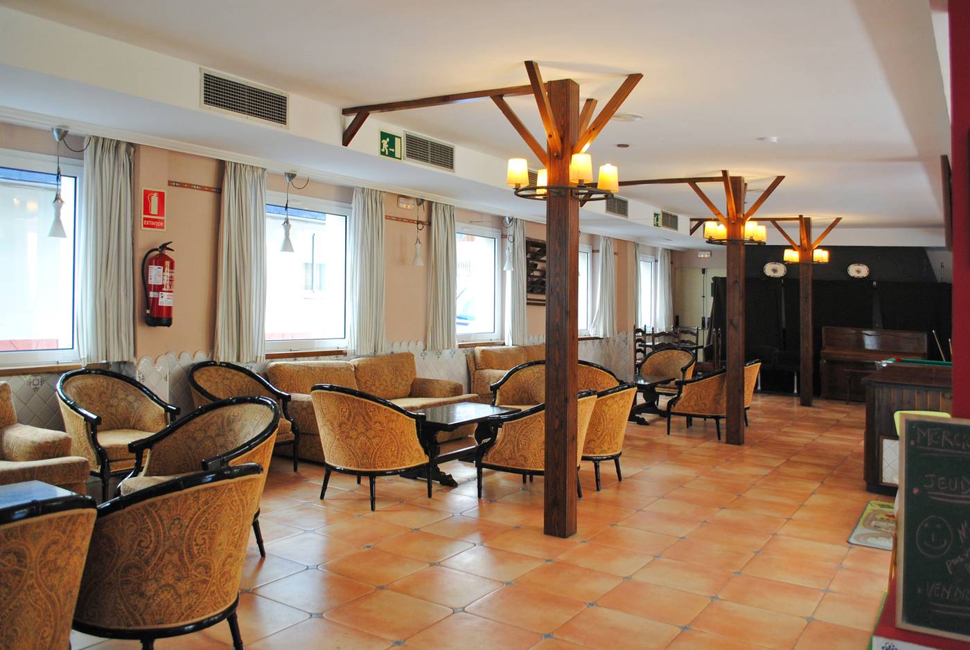 URH-Tossa-de-Mar-Bar-43