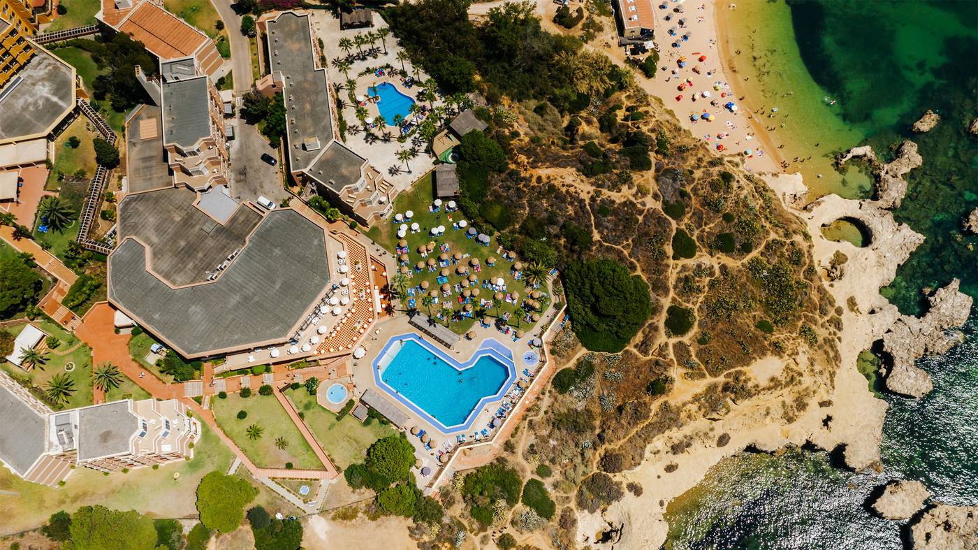 Auramar-Beach-Resort-Terrace-7