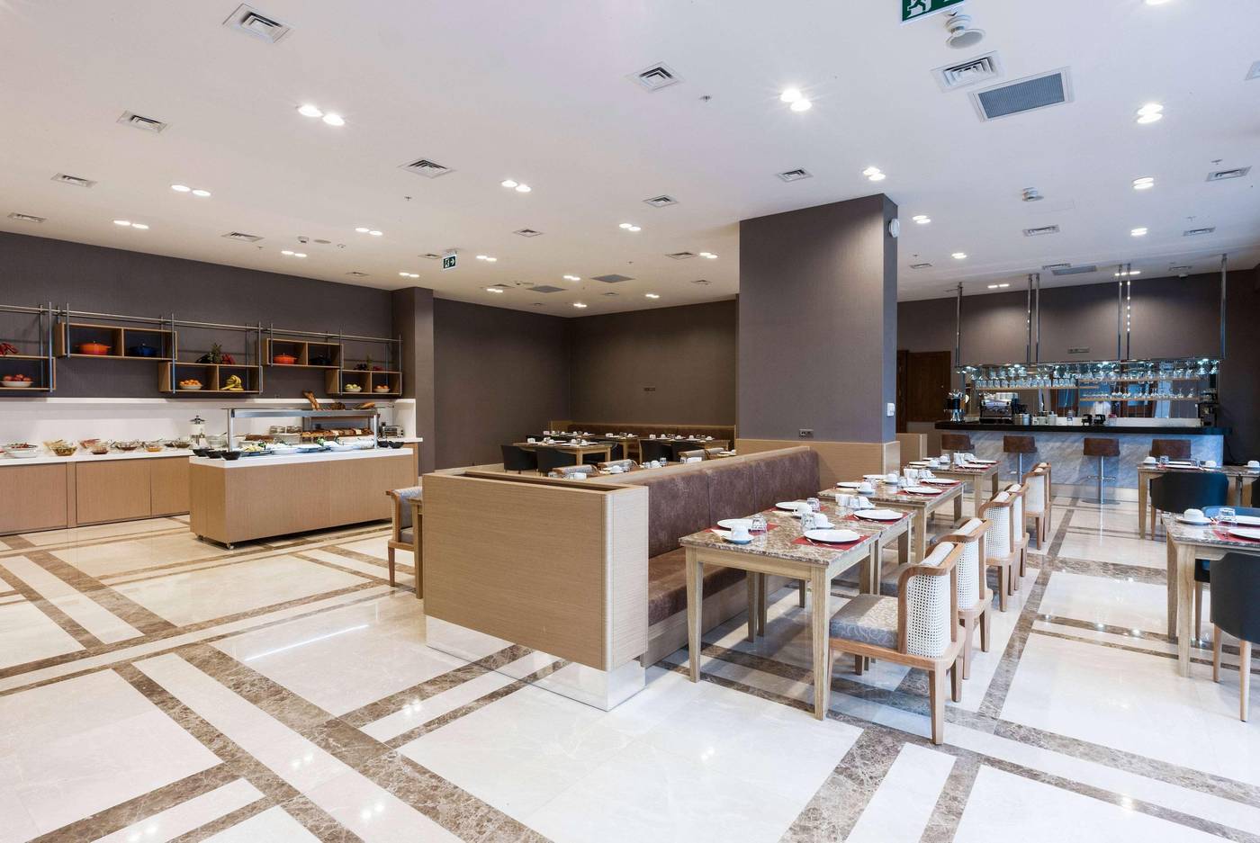 Ramada-by-Wyndham-Istanbul-Alibeykoy-Restaurant-34