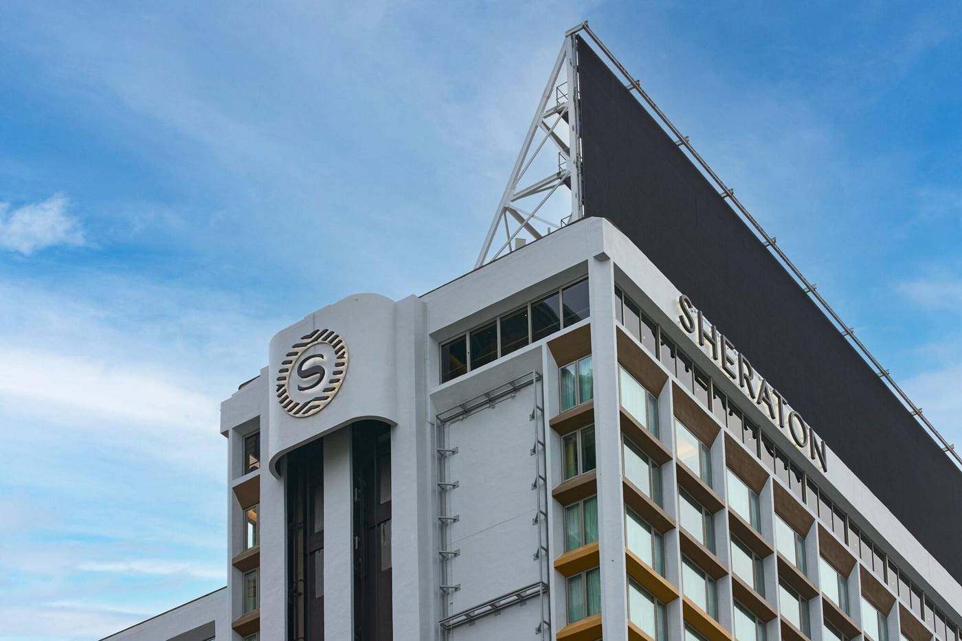 Sheraton-Hong-Kong-Hotel---Towers-General-view-6