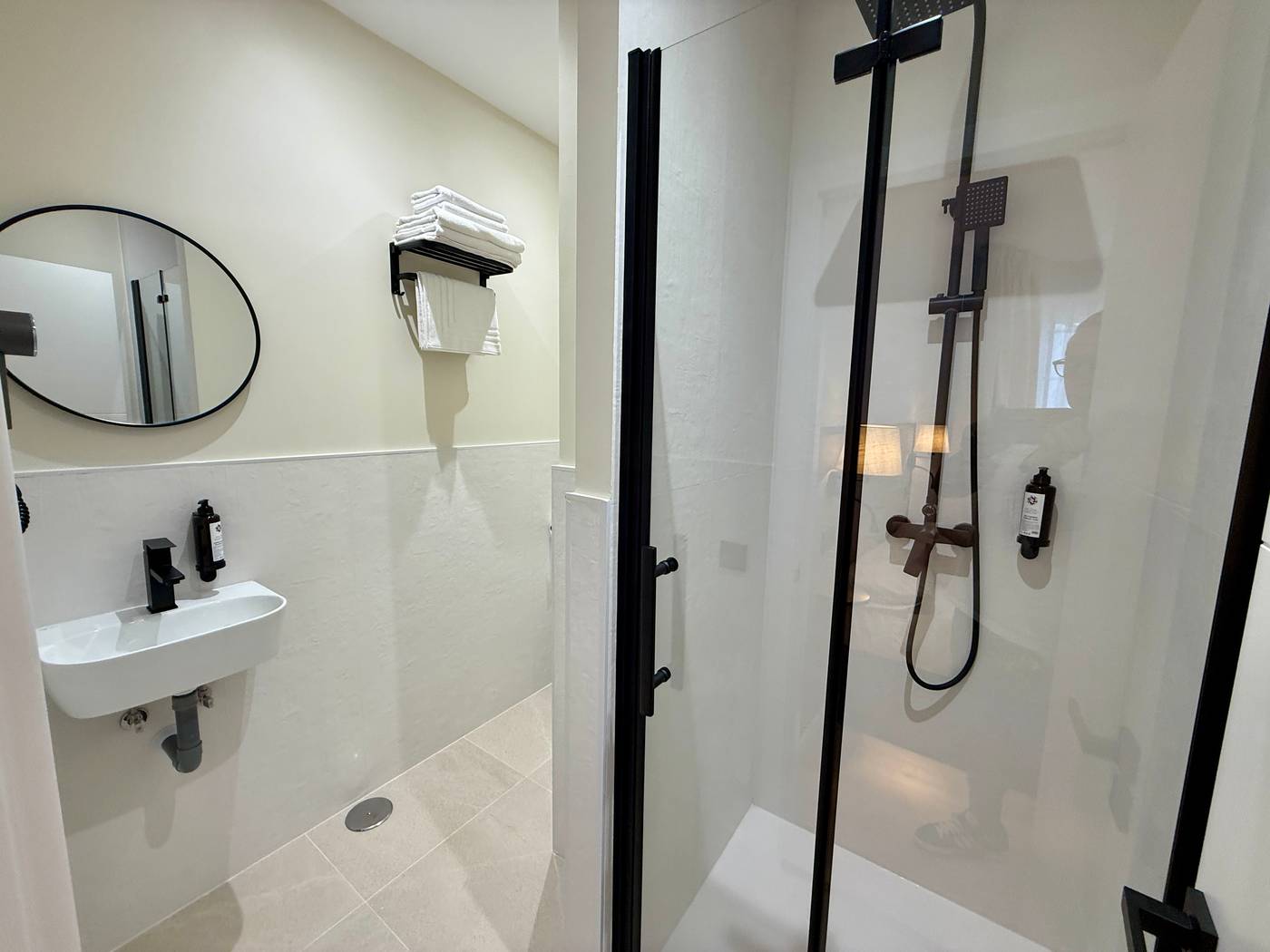 Mucho-Madrid-Room-51