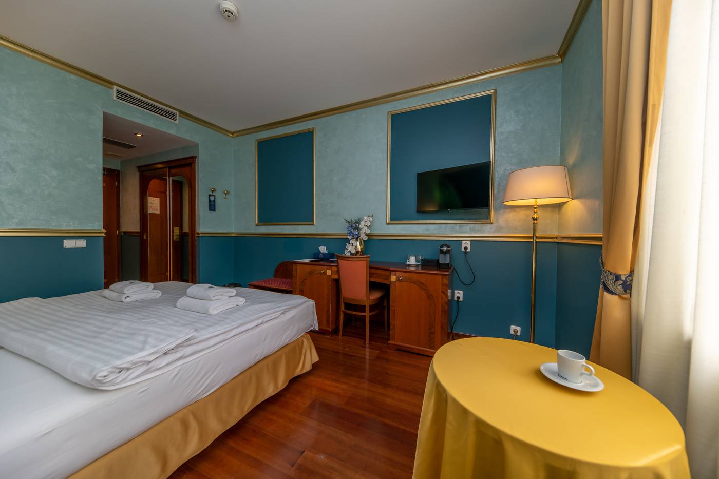 Hotel-Kinsky-Fountain-Room-28