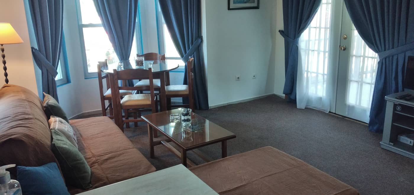 Zest---Xi-Beach-Room-45