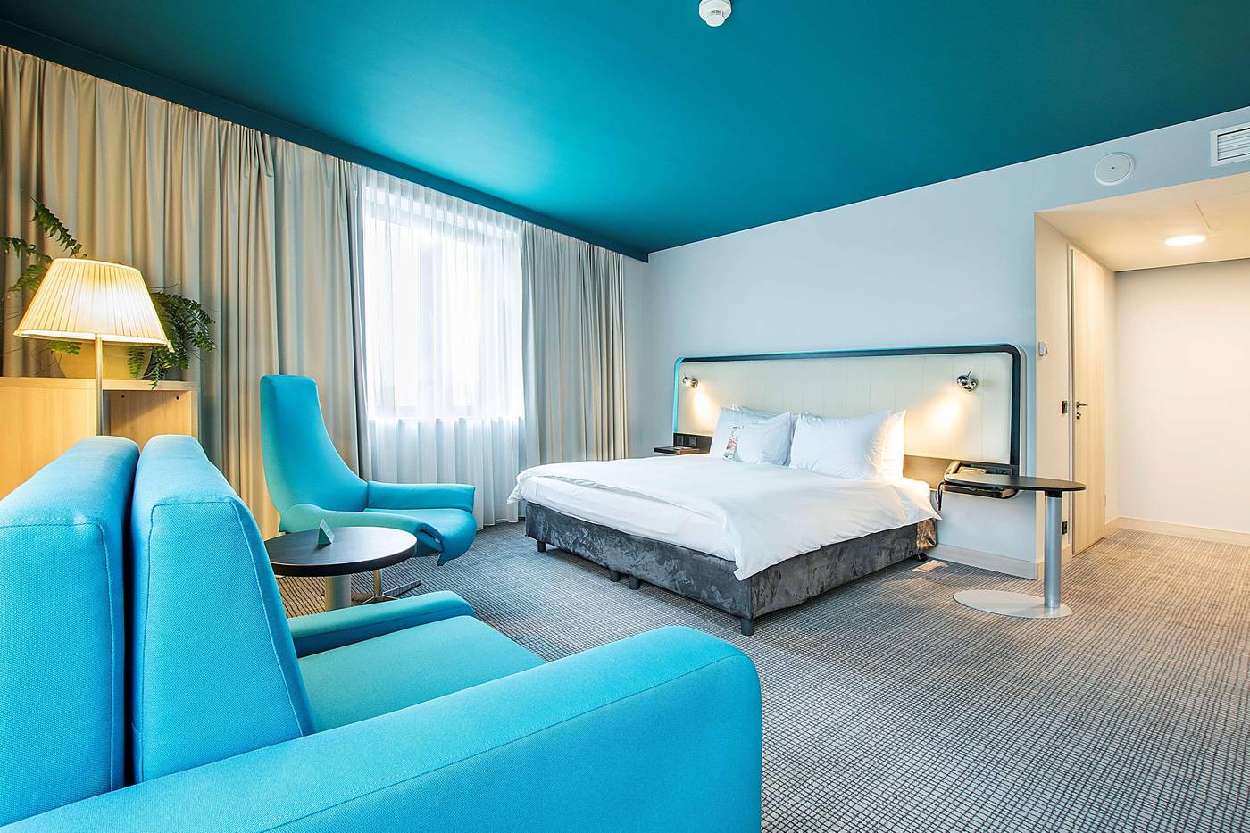 Park-Inn-by-Radisson-Krakow-Room-9