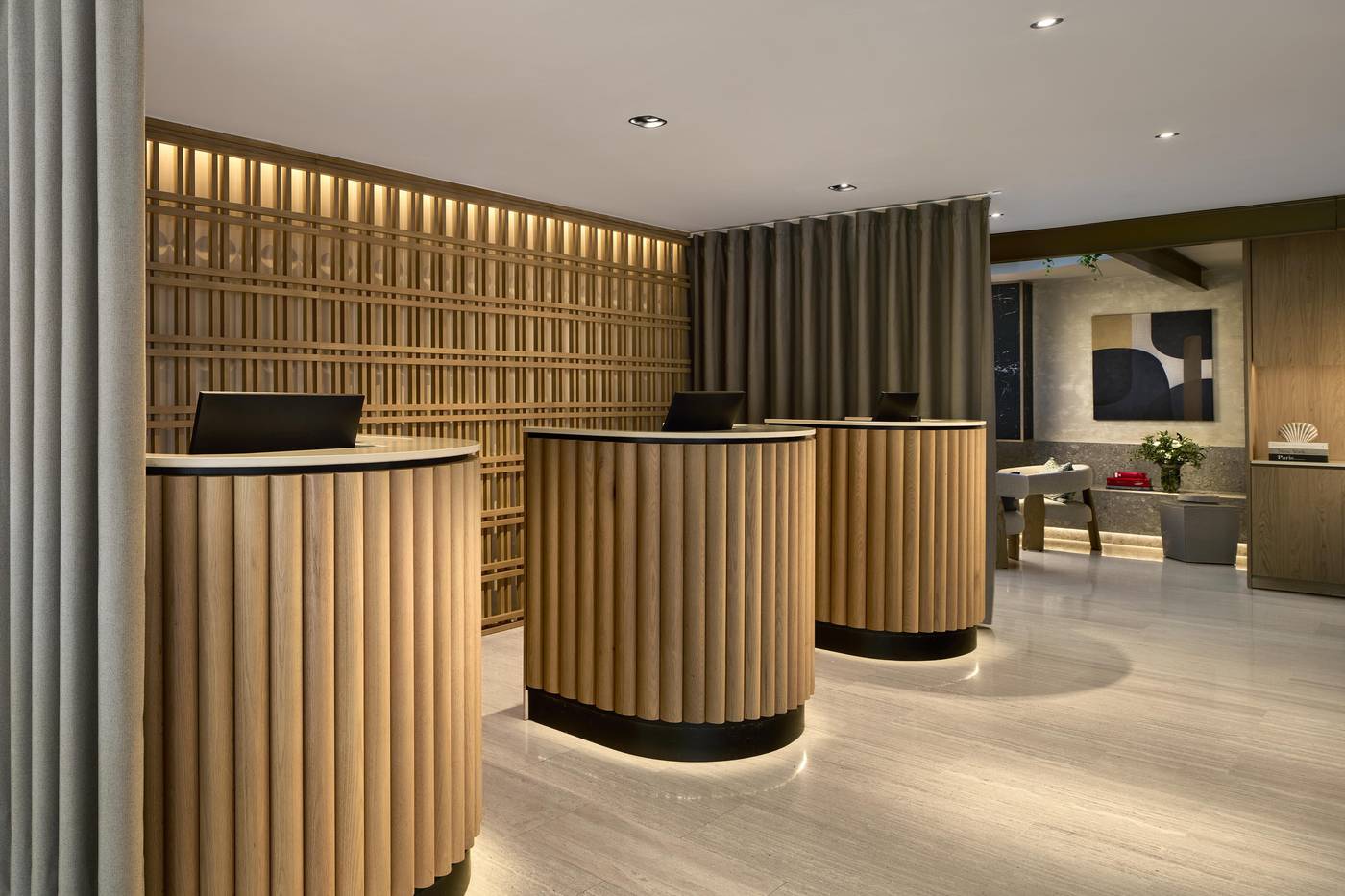 NH-Paseo-de-la-Habana-Lobby-16