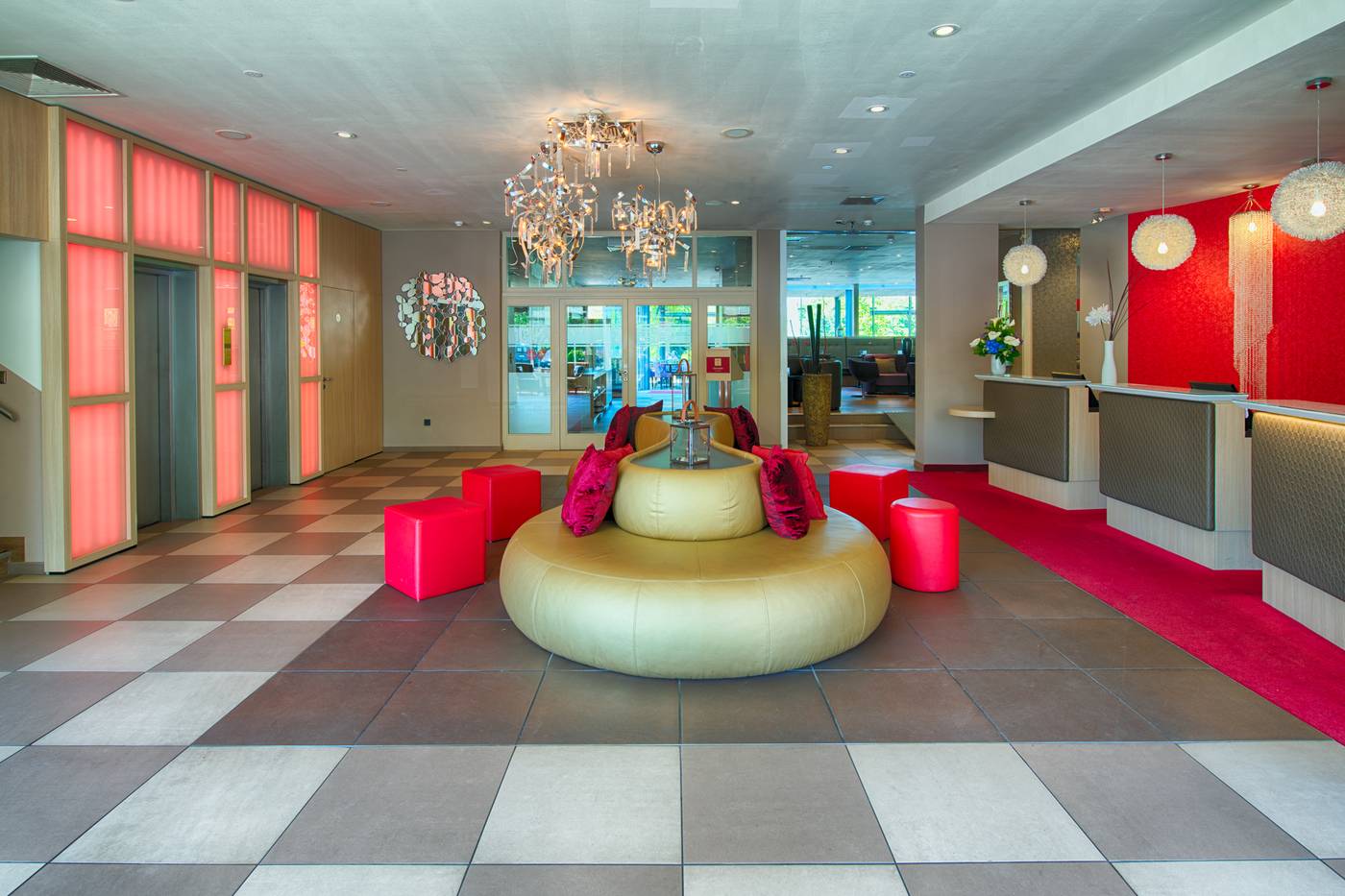 Leonardo-Royal-Hotel-Koeln-Am-Stadtwald-Lobby-1