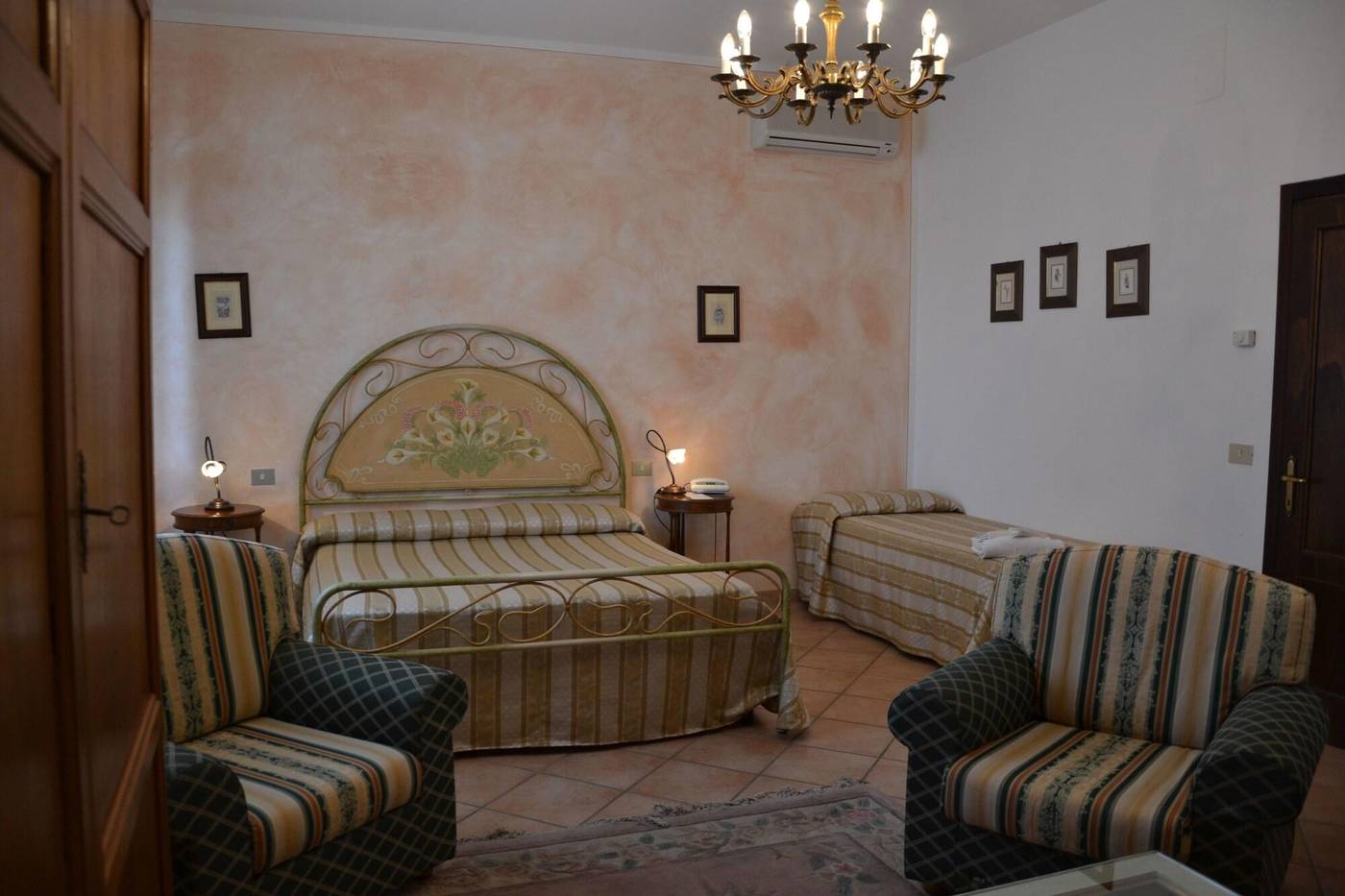 La-Loggia-Villa-Gloria-Room-26