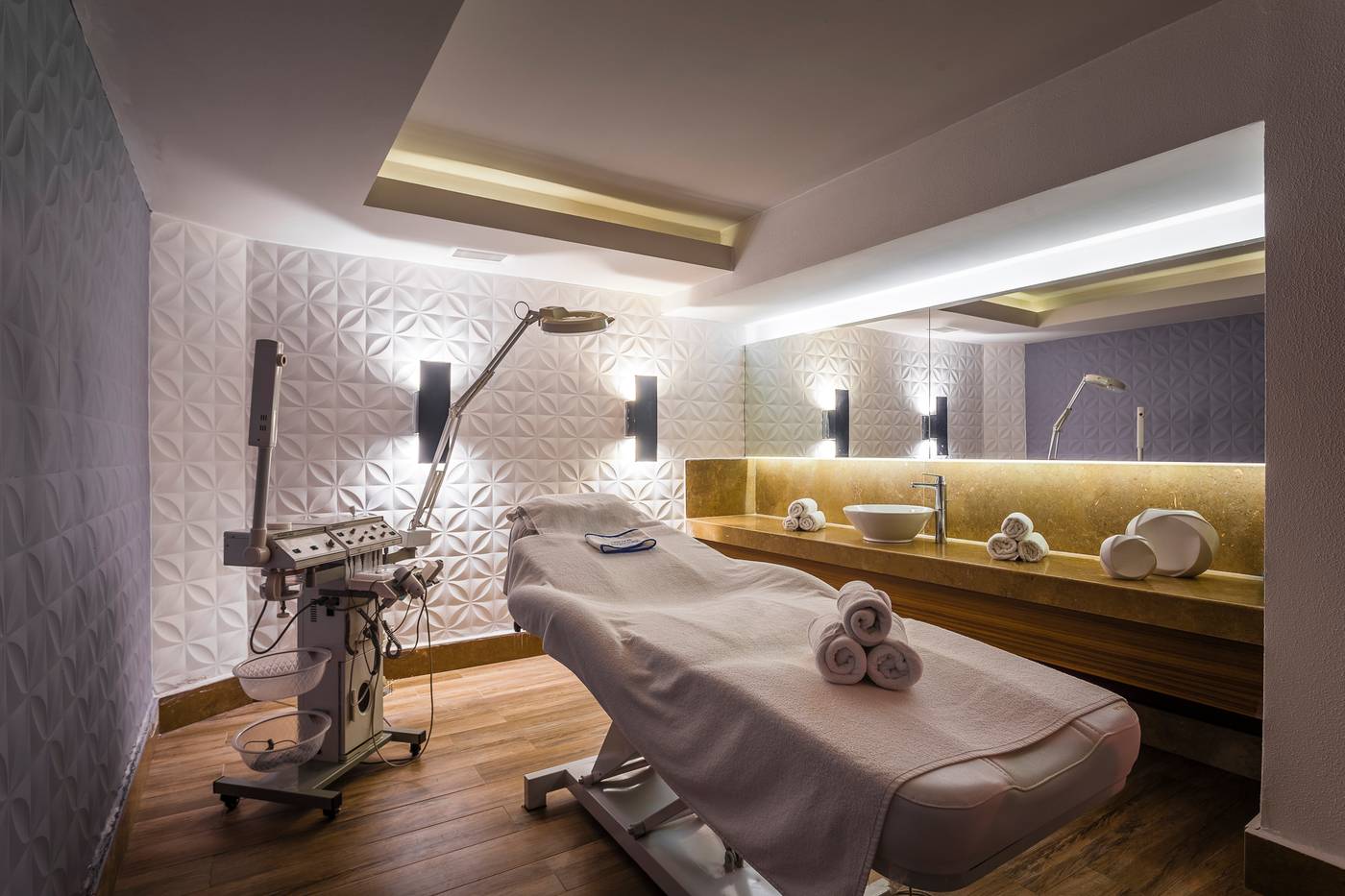 Side-Su-Hotel-Sports-and-Entertainment-43