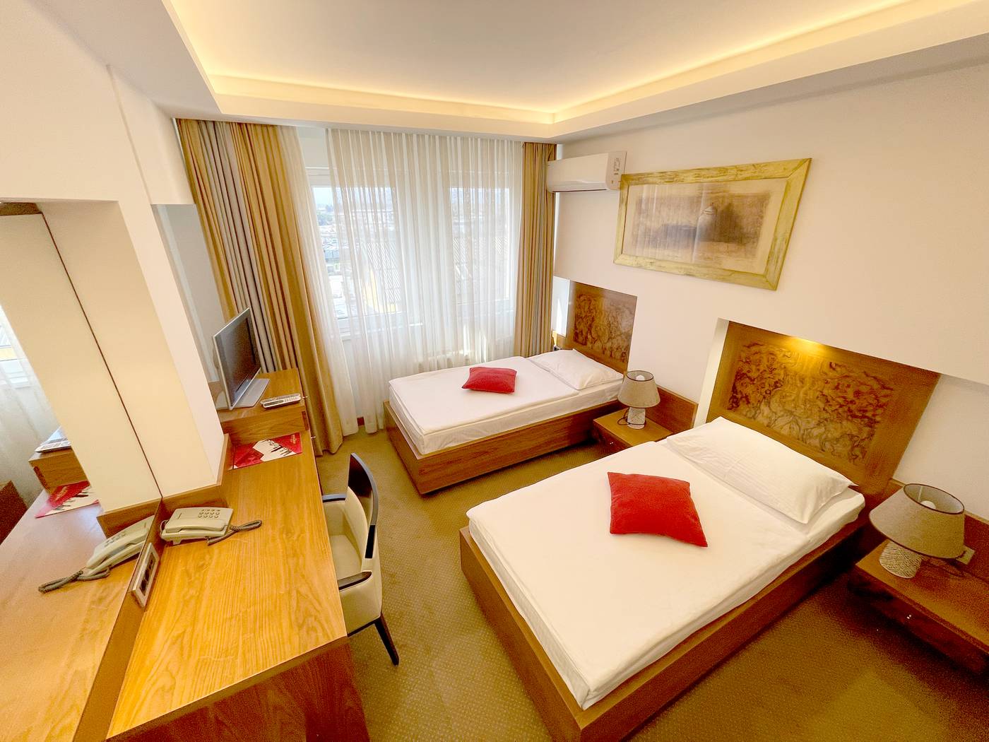 Exclusive-Bosnia & Herzegovina-SARAJEVO-Room-8