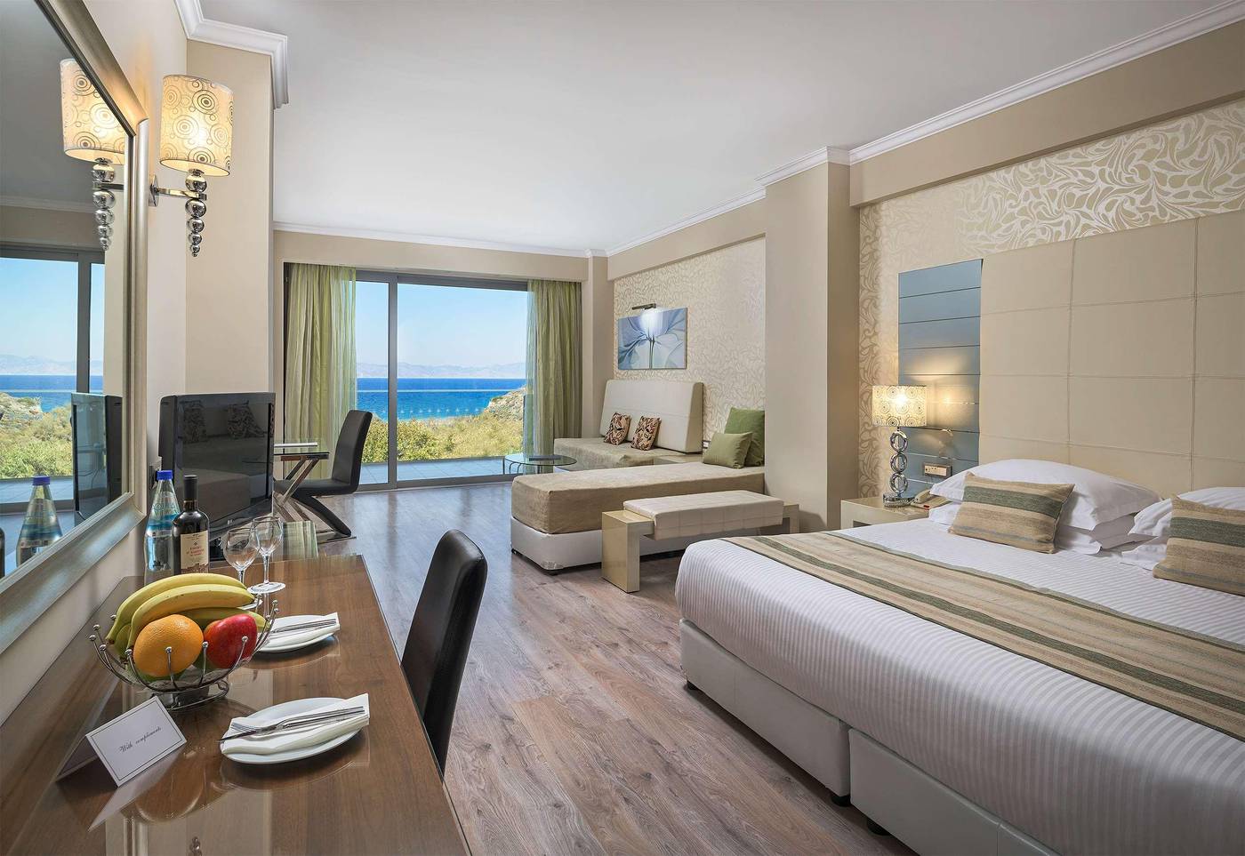 Atrium-Platinum-Luxury-Resort---Spa-Room-11