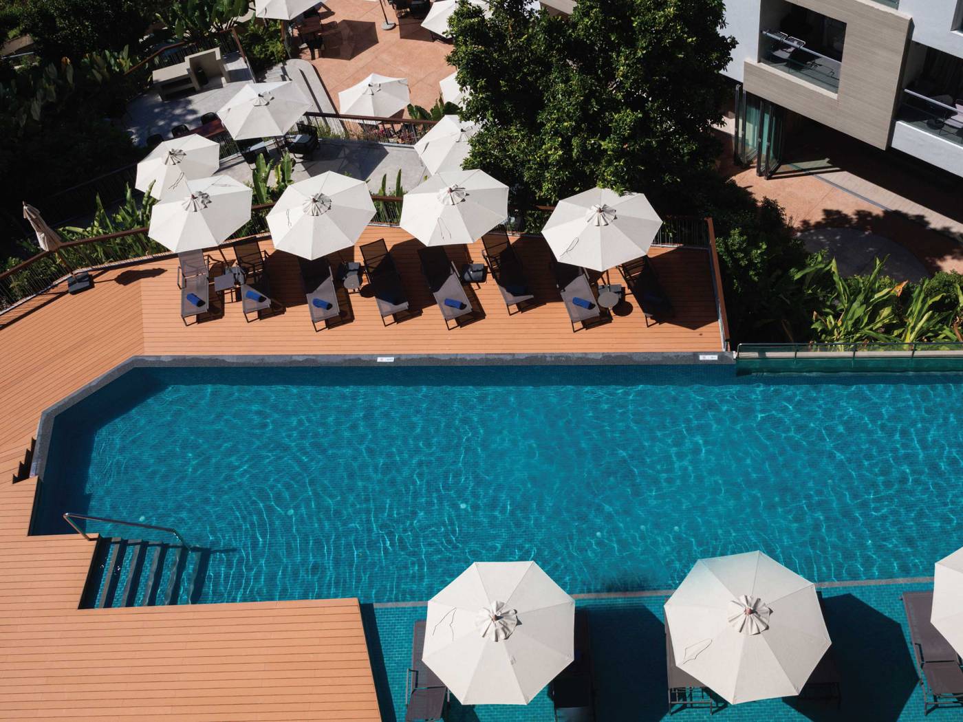 Andaman-Beach-Hotel-Phuket-Handwritten-Collection-Pool-4