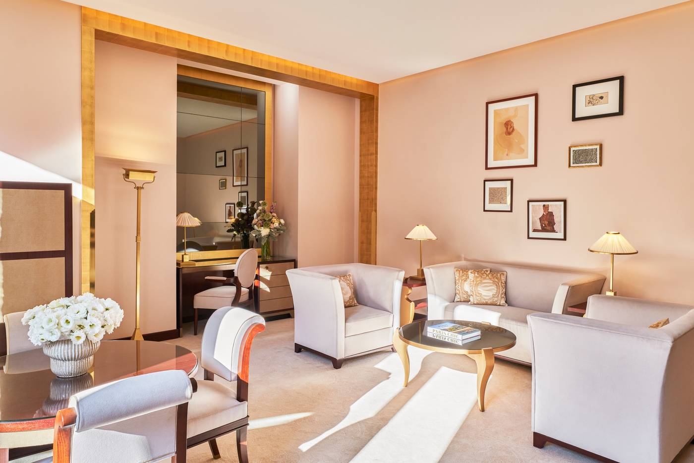 Hotel-Barriere-Le-Fouquets-Paris-Room-15