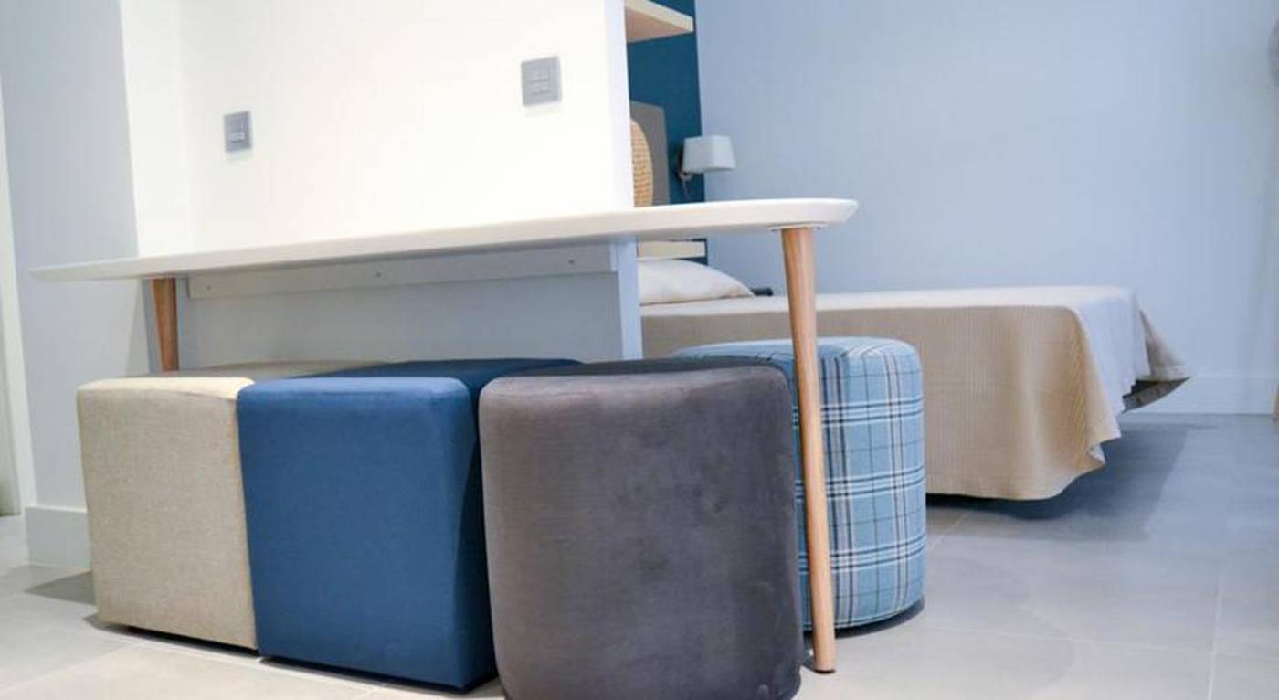 Debambu Larios-Spain-MALAGA-Room-4