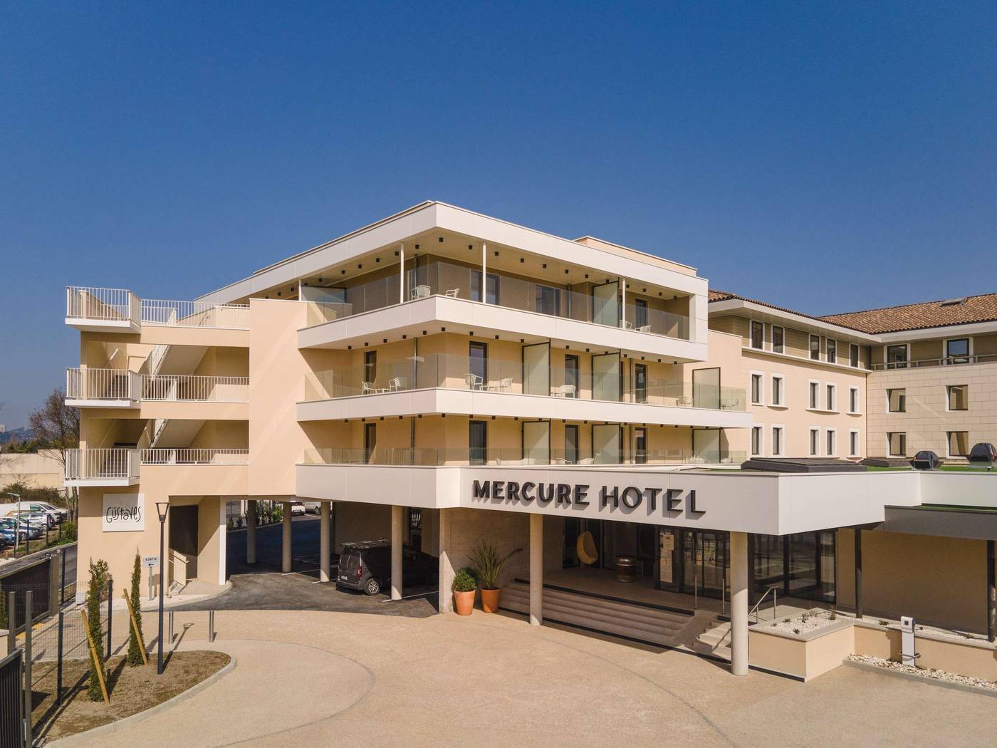 Mercure Avignon Gare Tgv-France-Avignon-General view-1