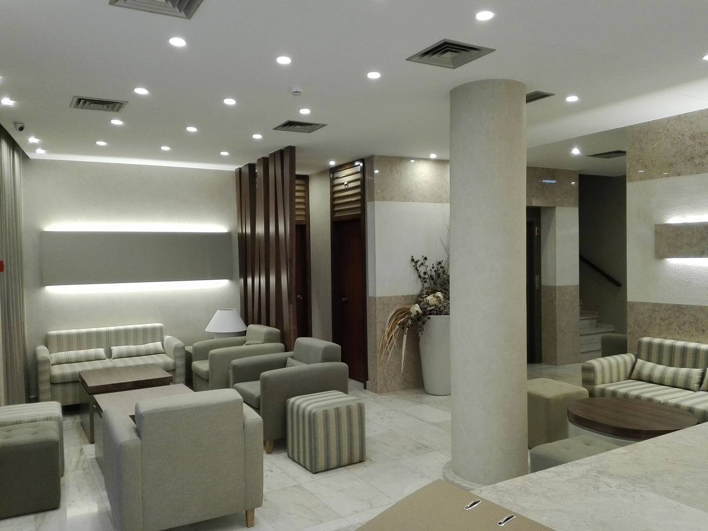 Do-Centro-Hotel-Lobby-13