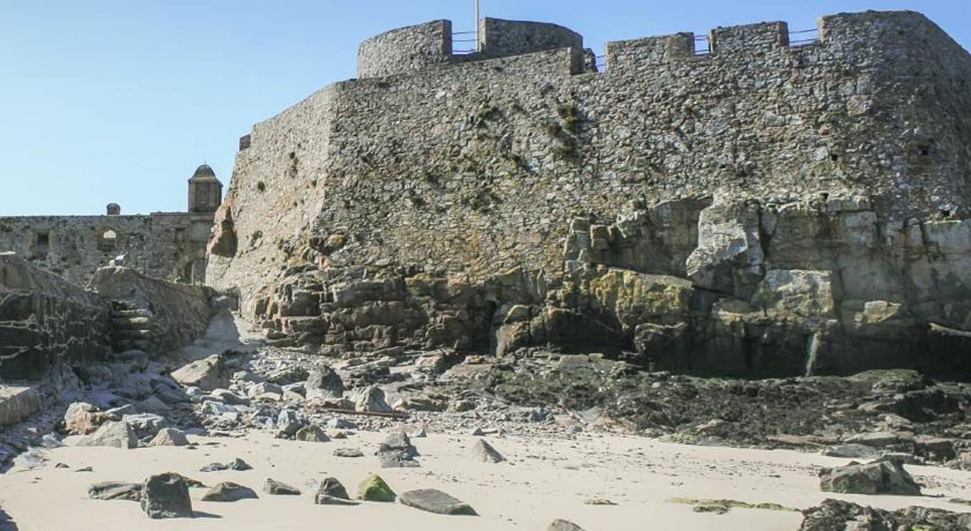 The-Royal-Yacht-Beach-9