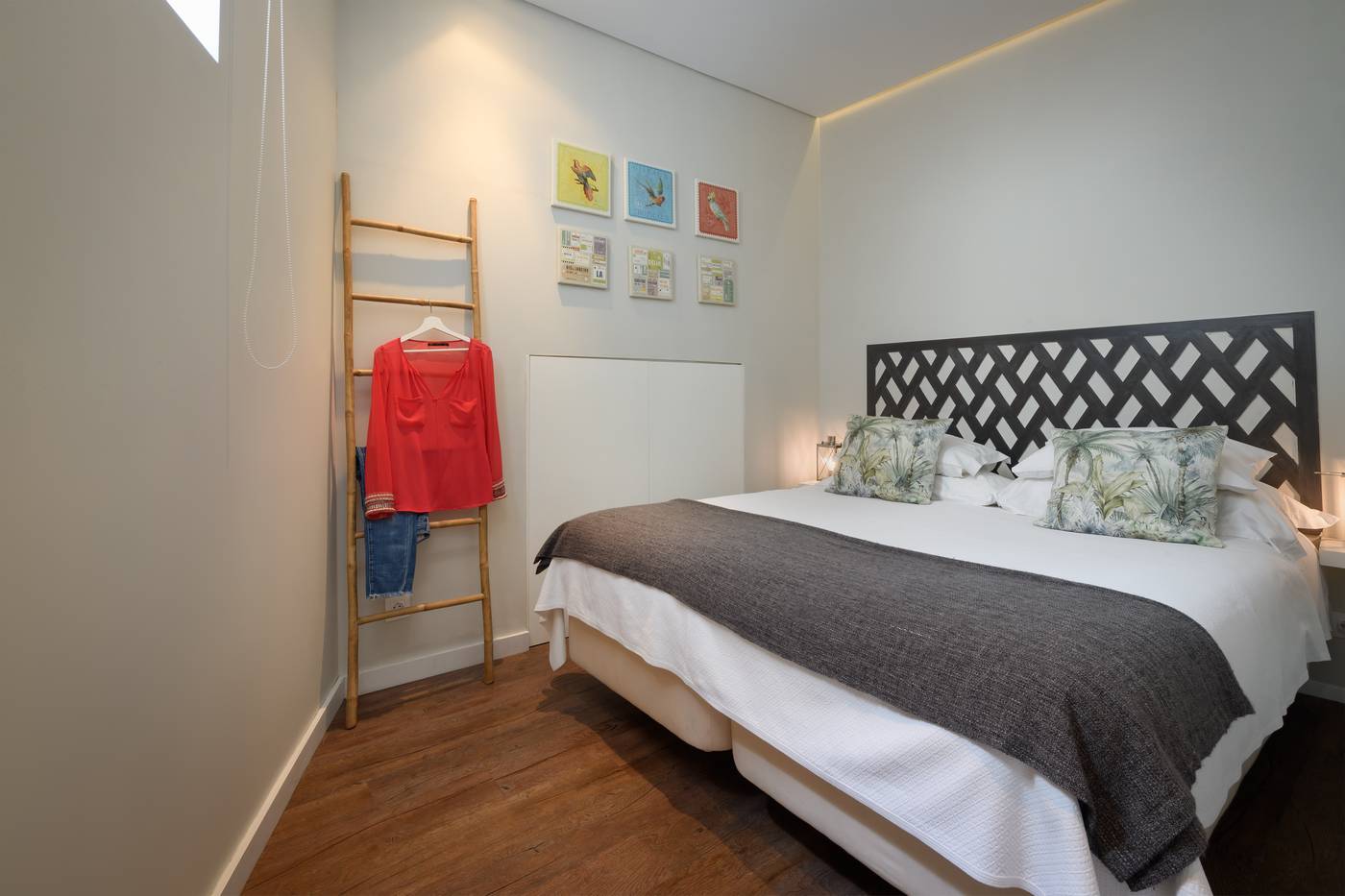 Alfama-Yellow-House-Room-25