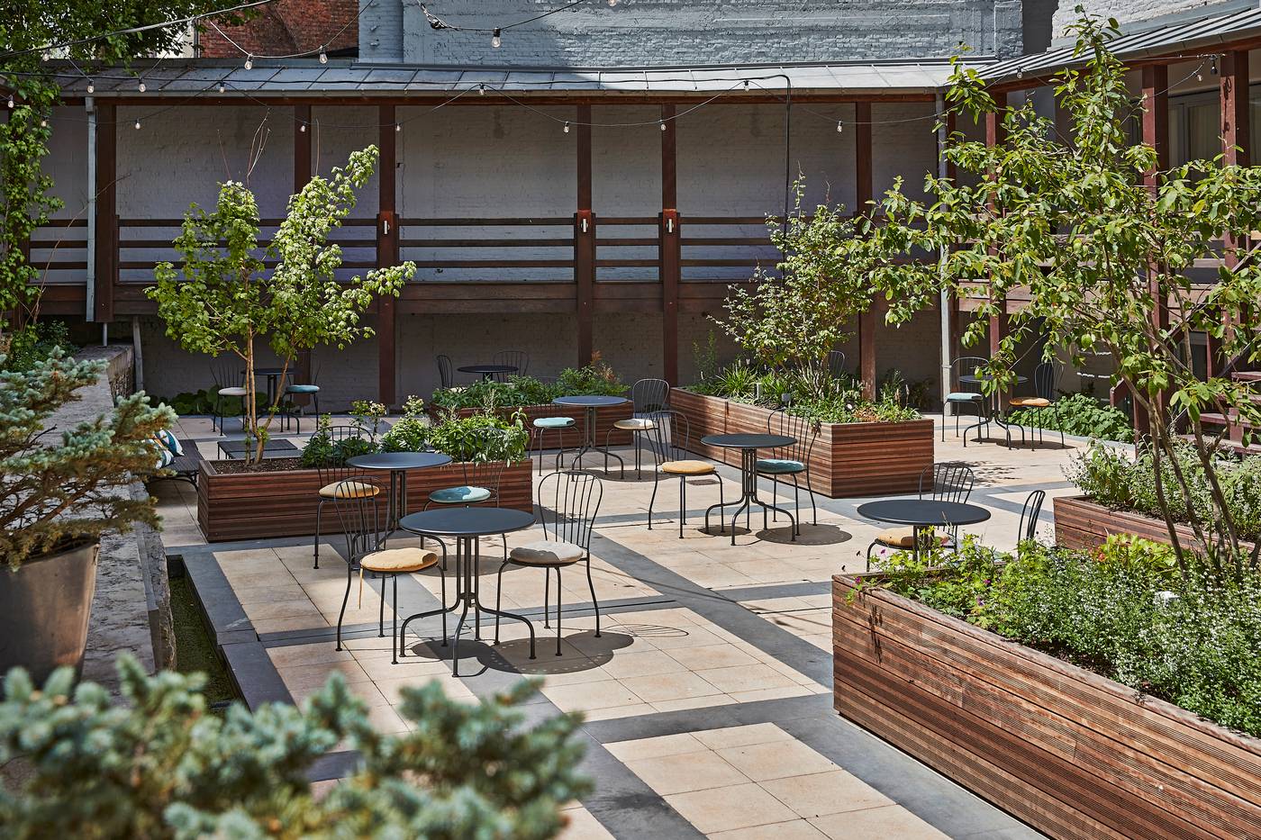 Urban-Yard-Hotel-Terrace-44