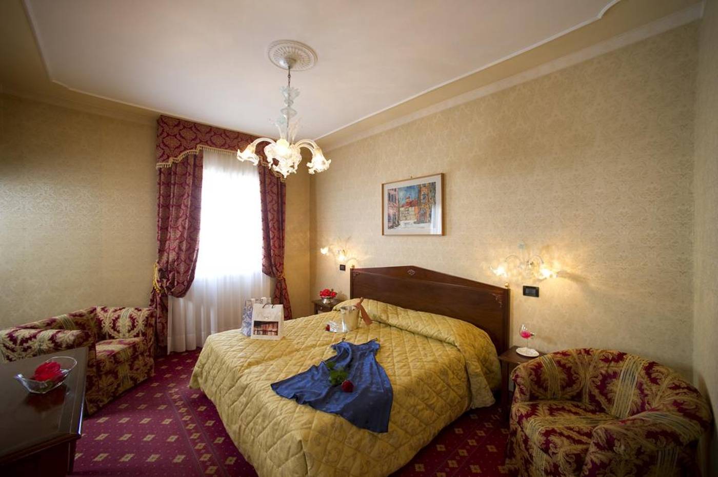 Carlton-on-the-Grand-Canal-Room-28