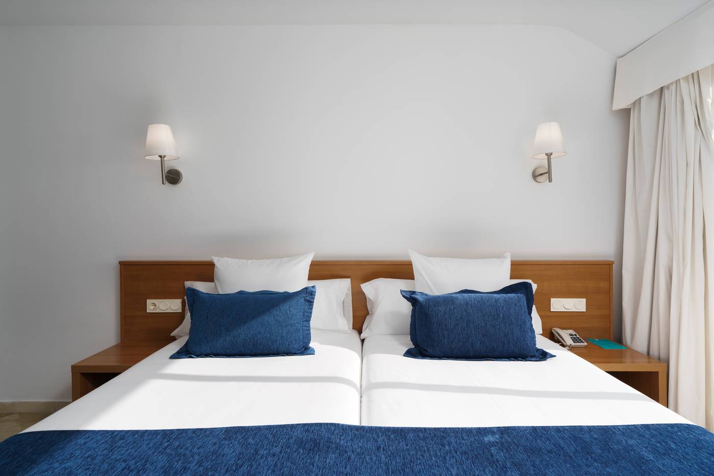 AluaSun-Lago-Rojo-Room-30