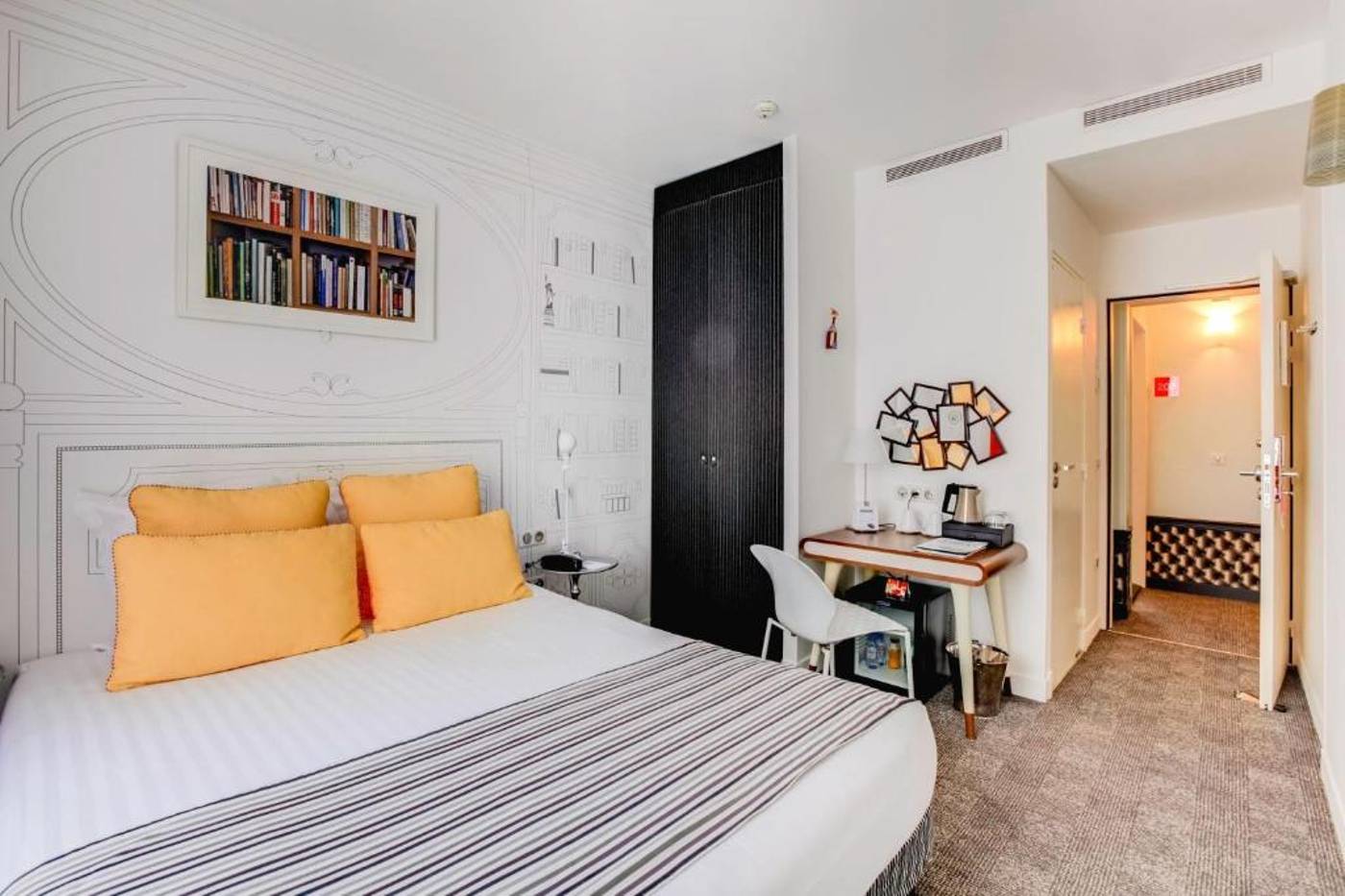 Joyce-Astotel-Room-13