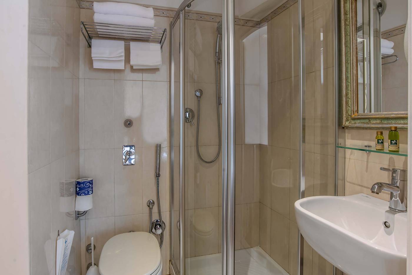 Machiavelli-Palace-Room-64