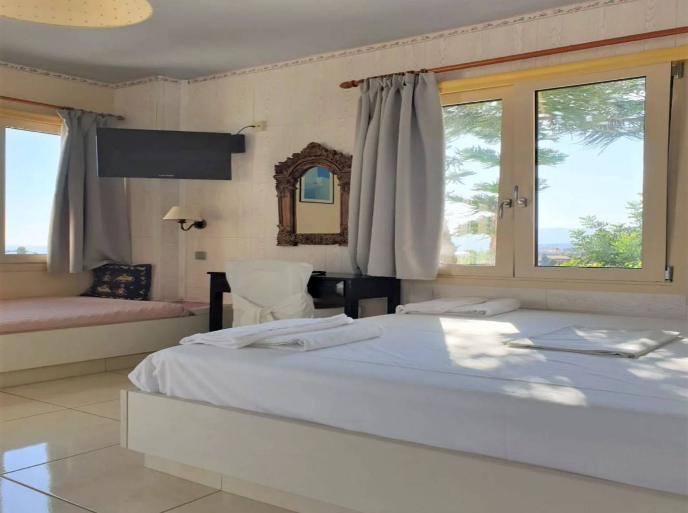 Korifi-Suites-Art-Hotel-Room-23