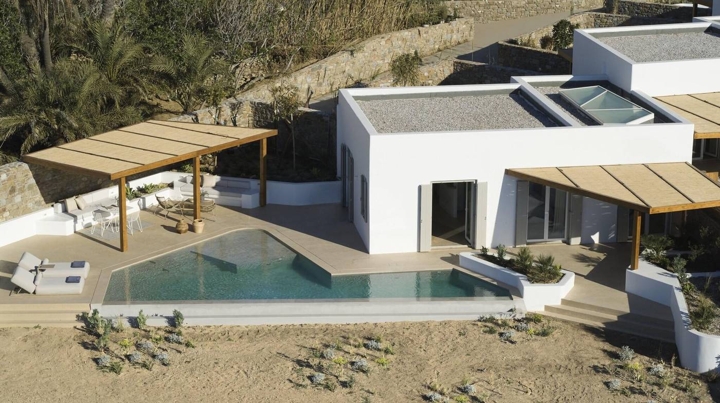 Bill---Coo-Suites-and-Lounge-Room-7