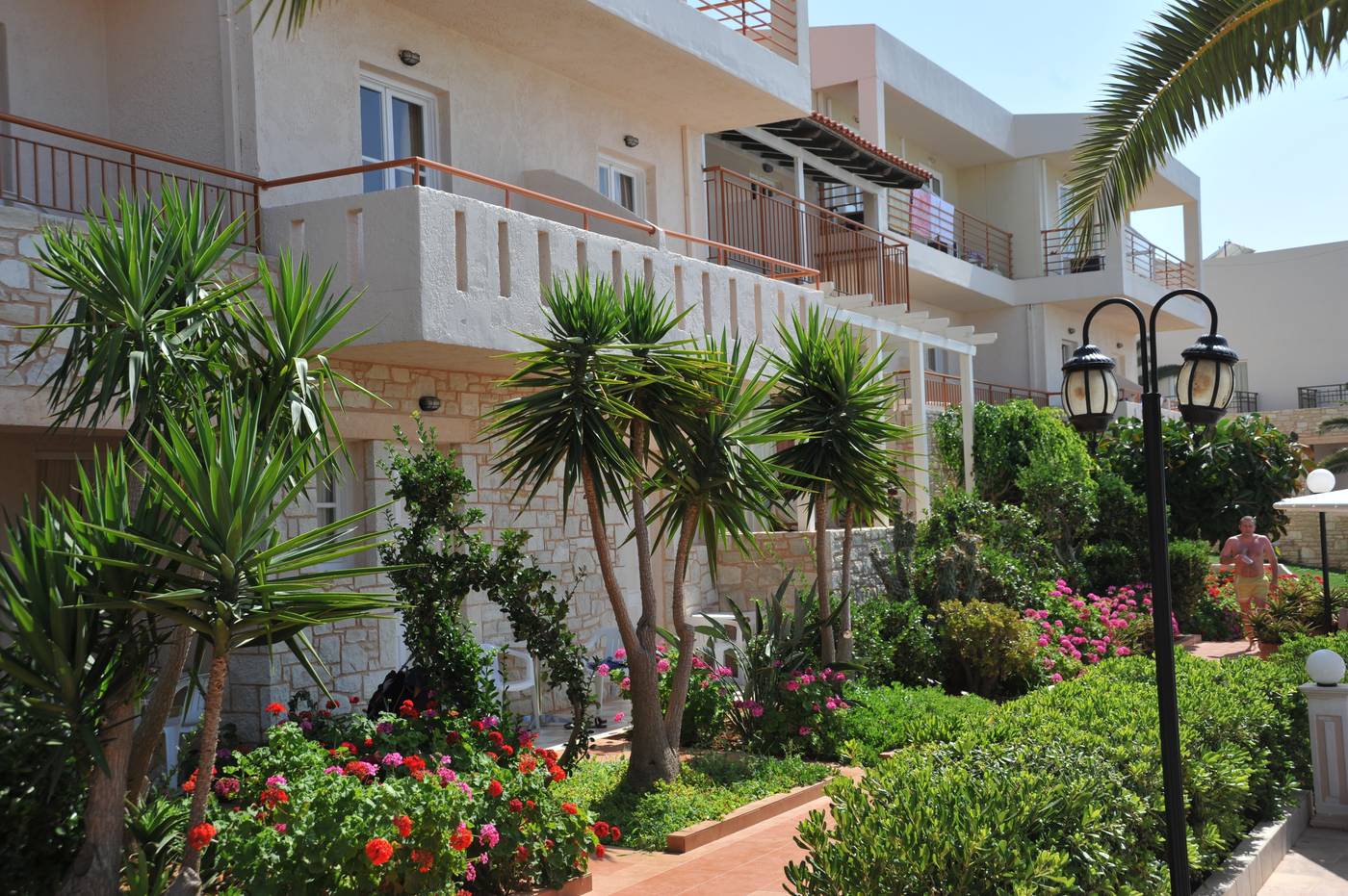 Cretan-Garden-General-view-2