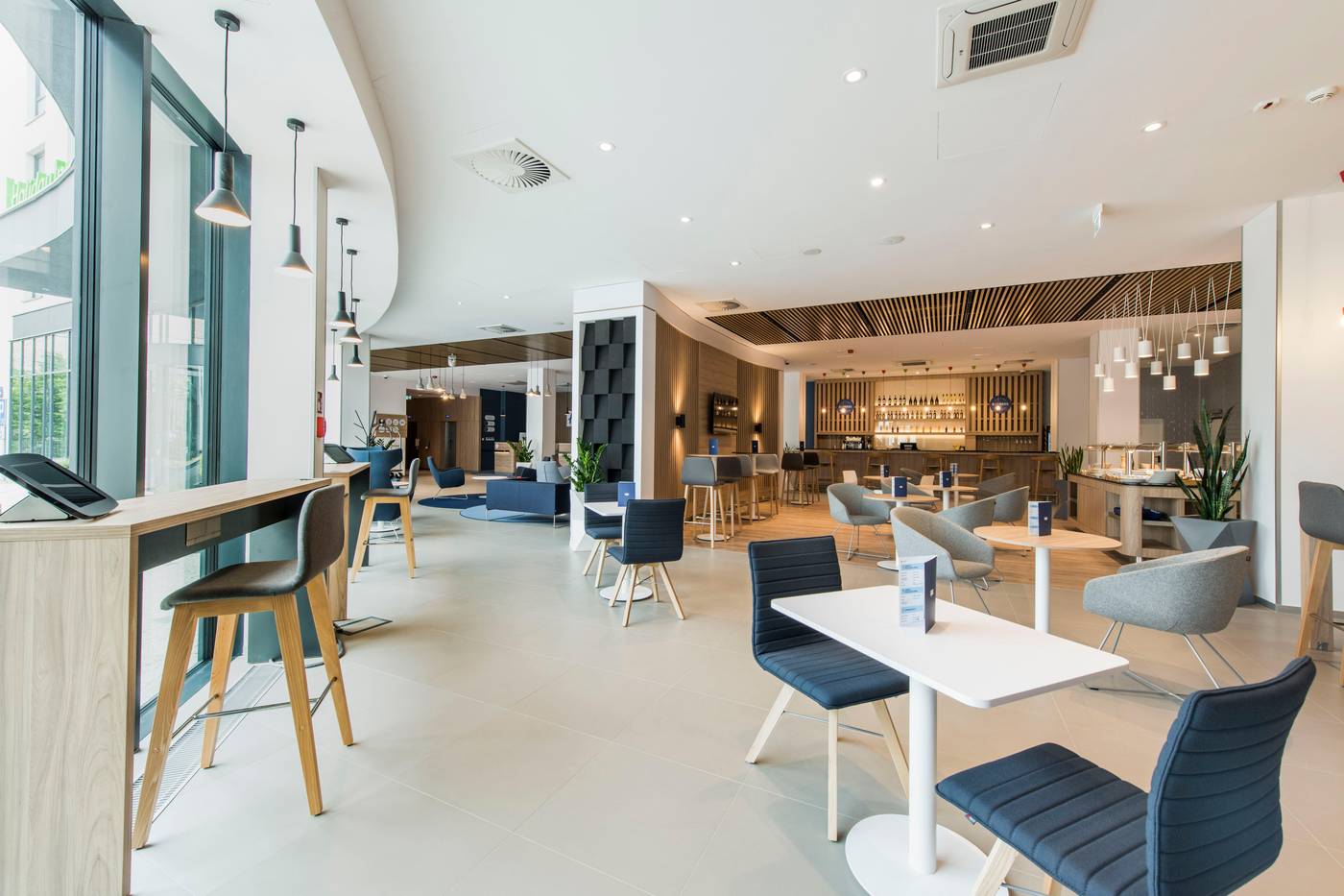 Holiday-Inn-Express-Warsaw---Mokotow-Restaurant-3