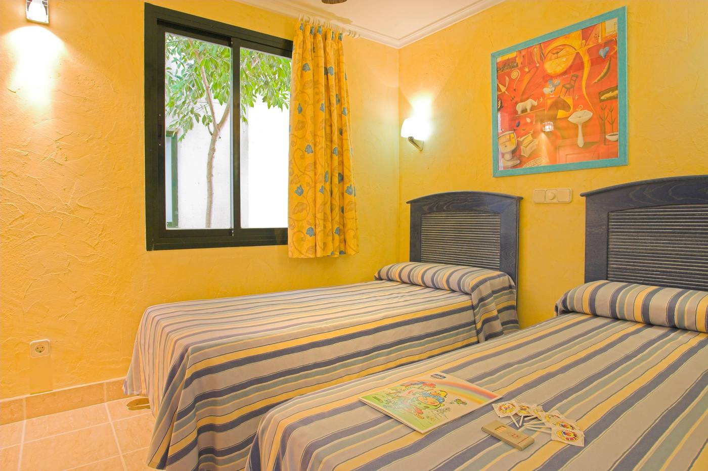 Royal-Son-Bou-Family-Club-Room-31