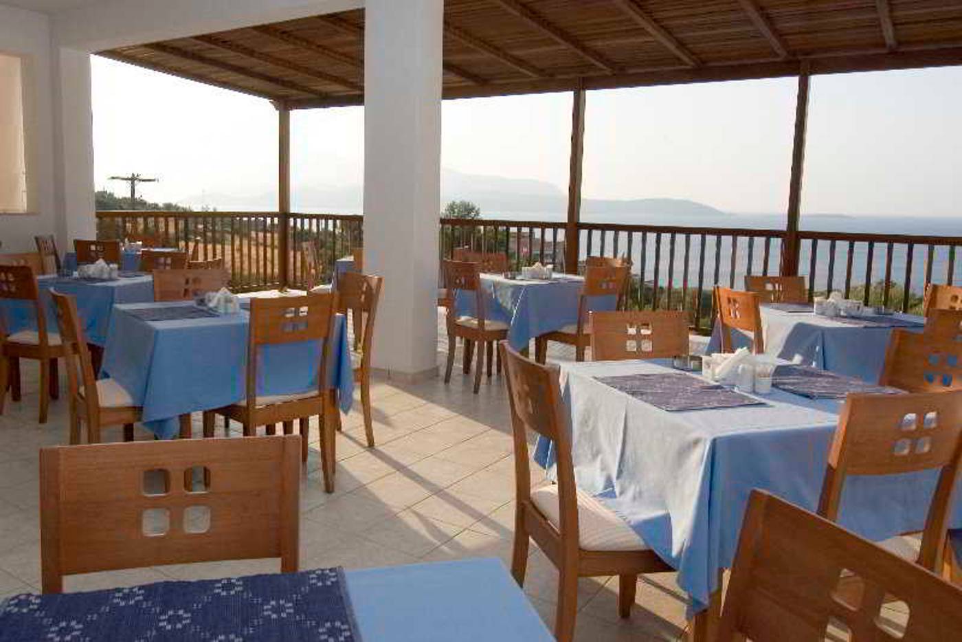 Naftilos-Restaurant-13