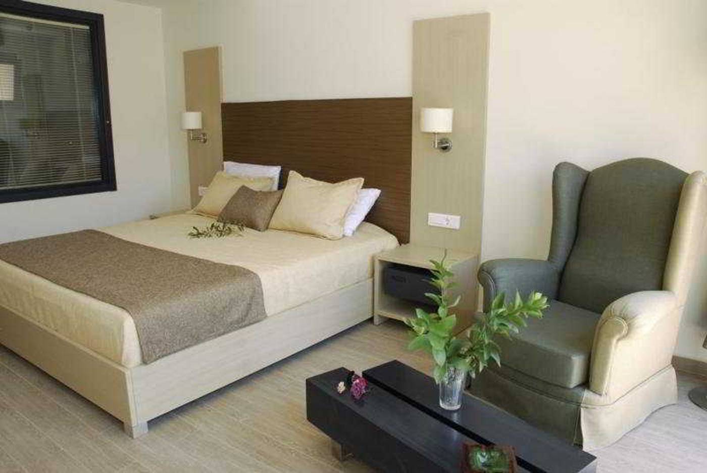 Filion-Suites-Resort---Spa-Room-35