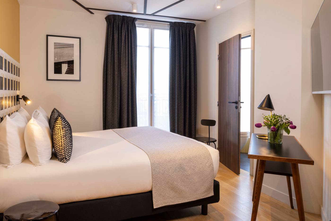 Paris-Art-Hotel-Quartier-Latin-By-Malone-Room-3