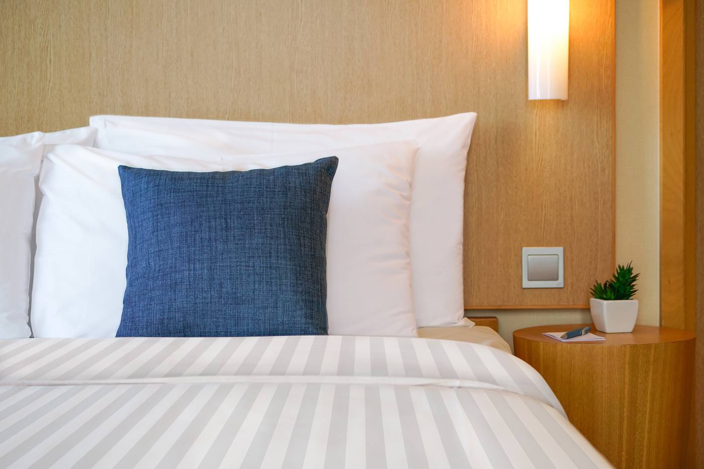 Hotel-COZI-Harbour-View-Room-4