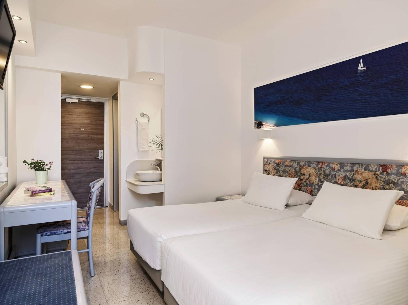 Hotel-Esperia-Room-28