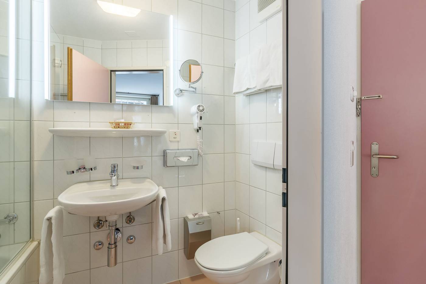 Hotel Drei Konige-Switzerland-LUCERNE-Room-10