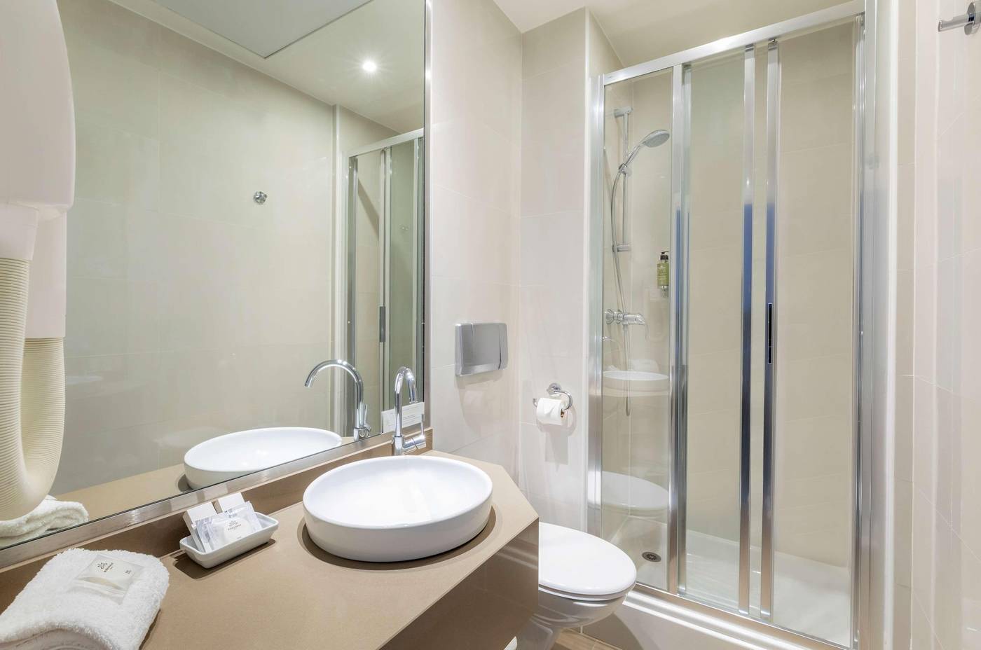 Elysees-Ceramic-Room-42