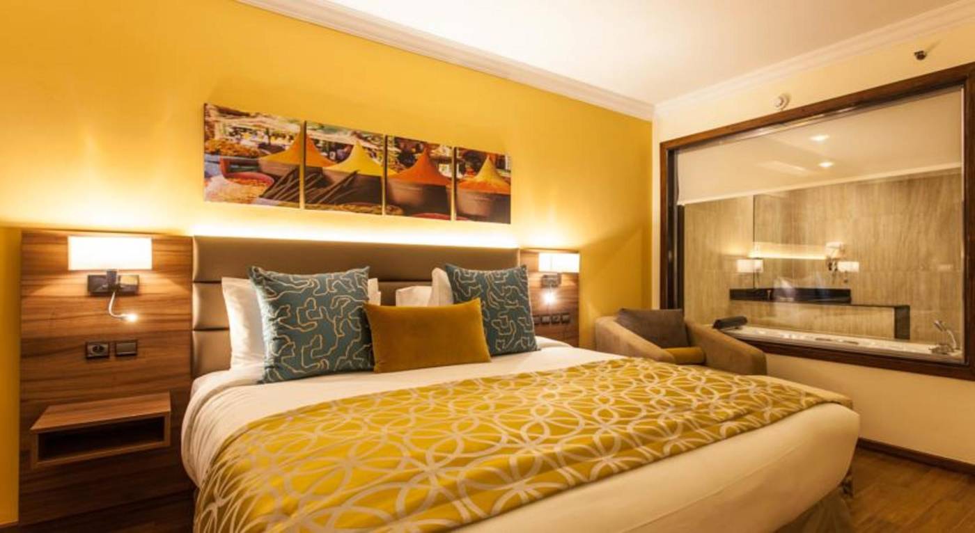 Savoy-Le-Grand-Hotel-Room-17