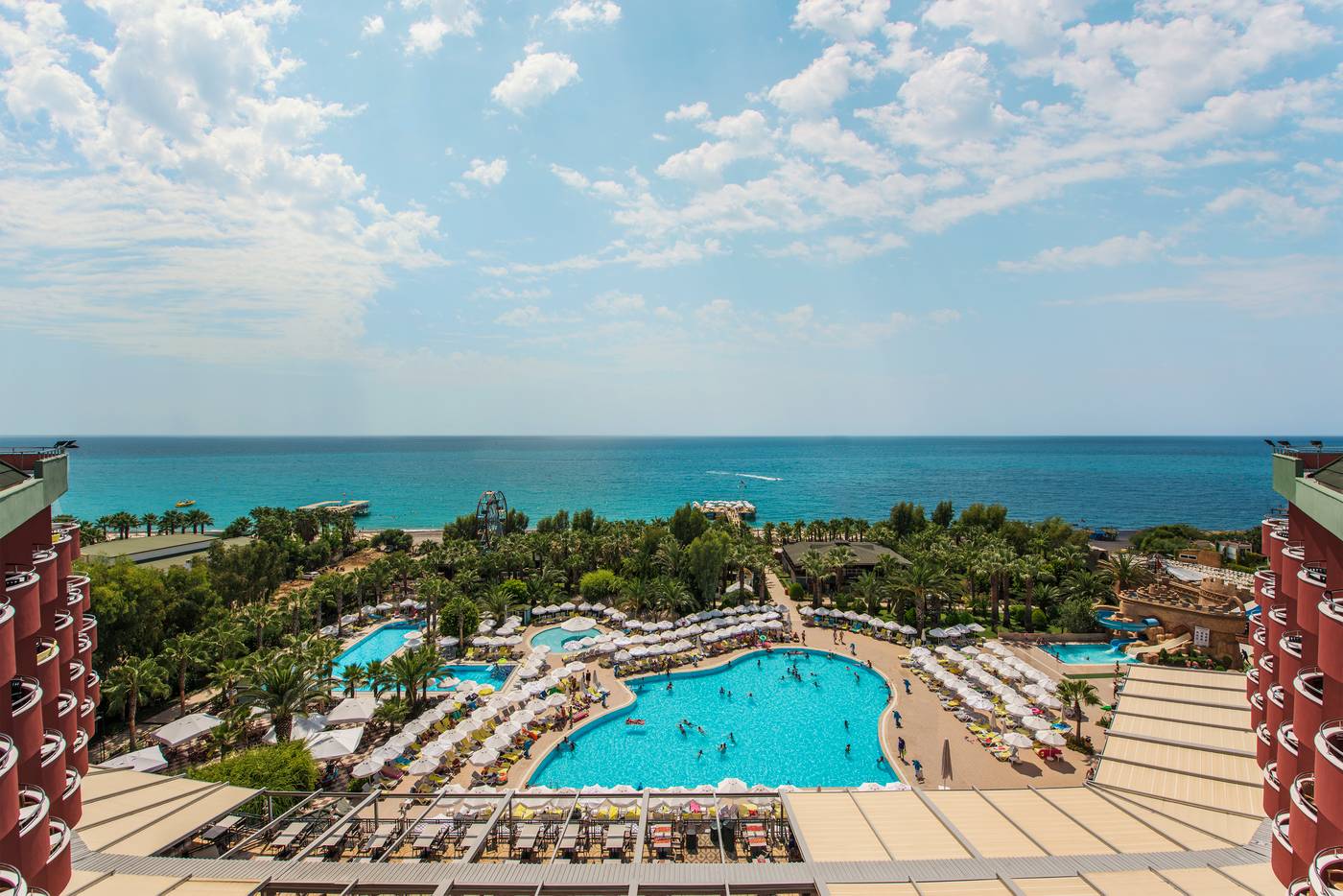 Delphin-Deluxe-Pool-9