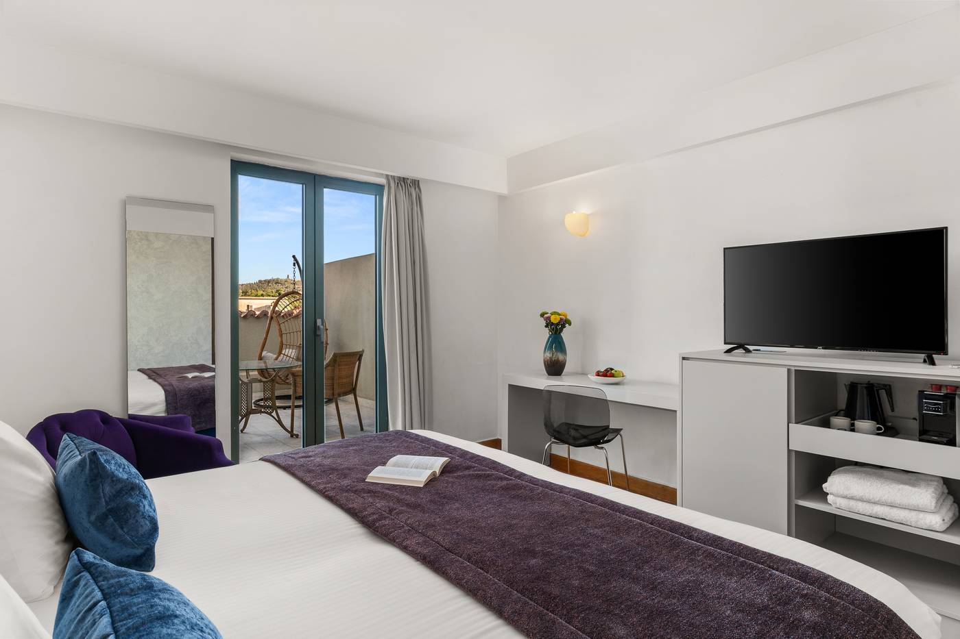 Athenaeum-Eridanus-Luxury-Hotel-Room-23