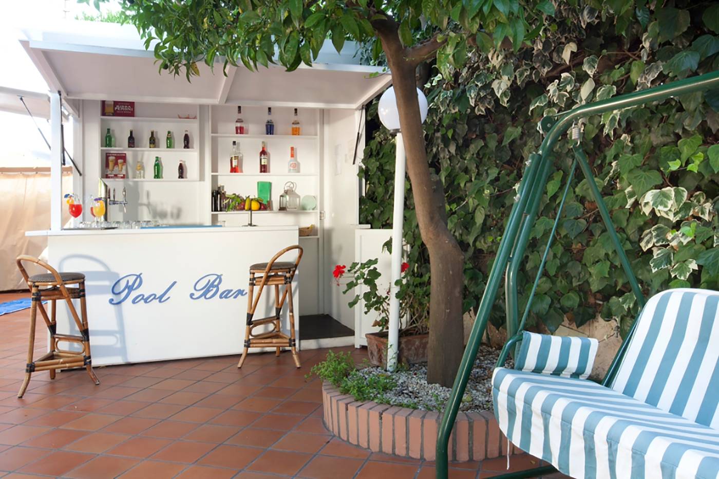 Hotel-Regina-Sorrento-Pool-24