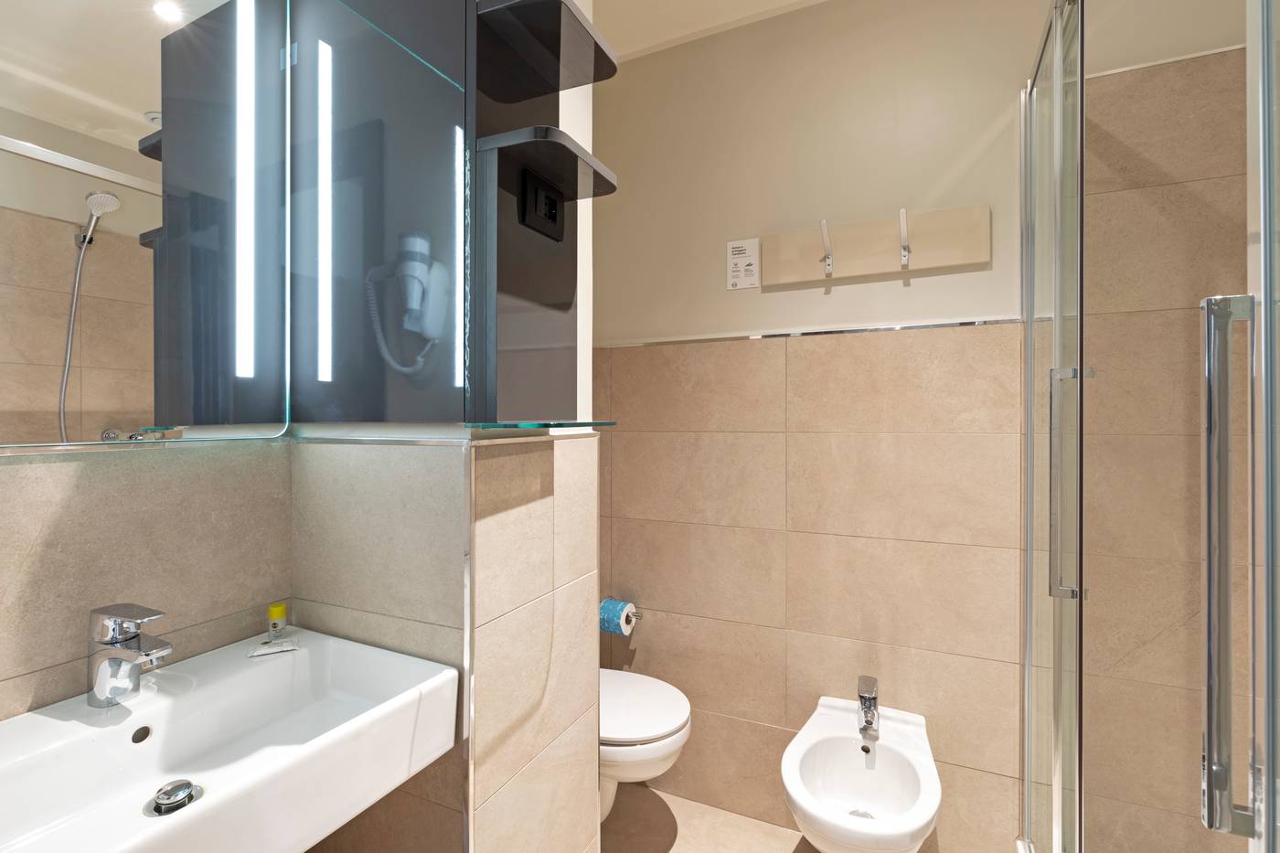 B-b-Hotel-Roma-San-Lorenzo-Termini-Room-29